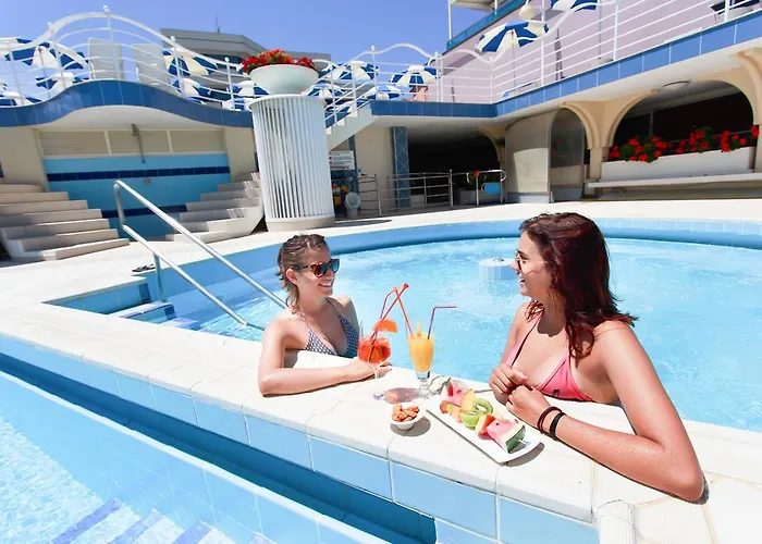 Excelsior Чезенатико