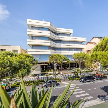 Excelsior Hotel 3*