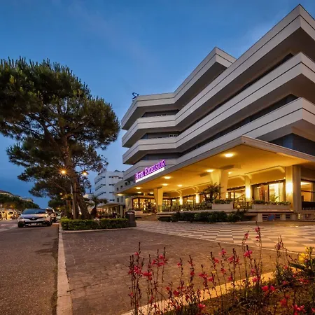 Szálloda Excelsior Cesenatico